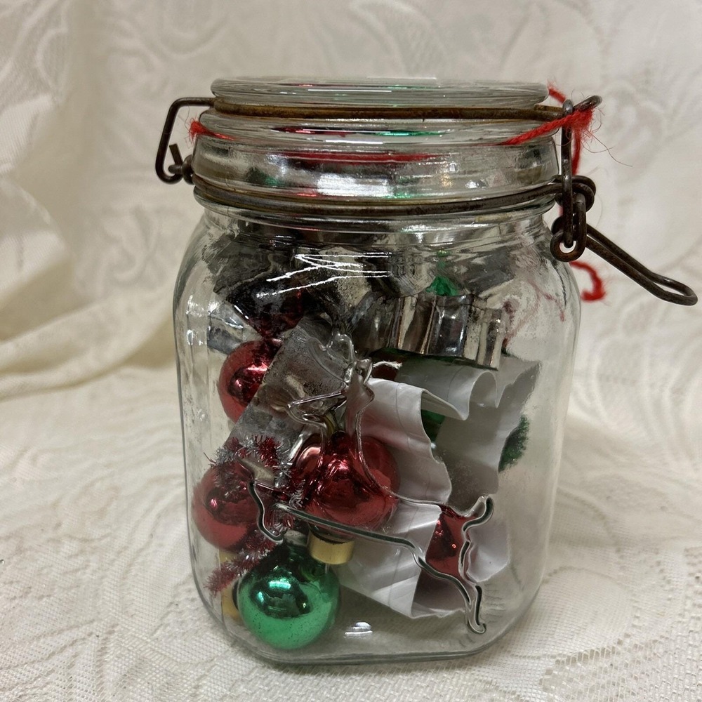 Christmas Jar With Cookie Cutters And Ornaments Anchor Hocking Jar‎ Decoration